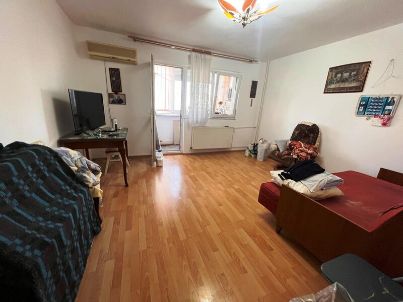 Titan, Costin Georgian,